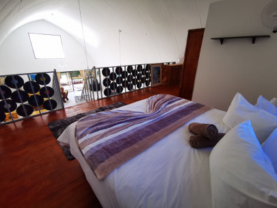 Top King Loft Room