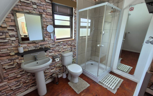 Top King Loft Room